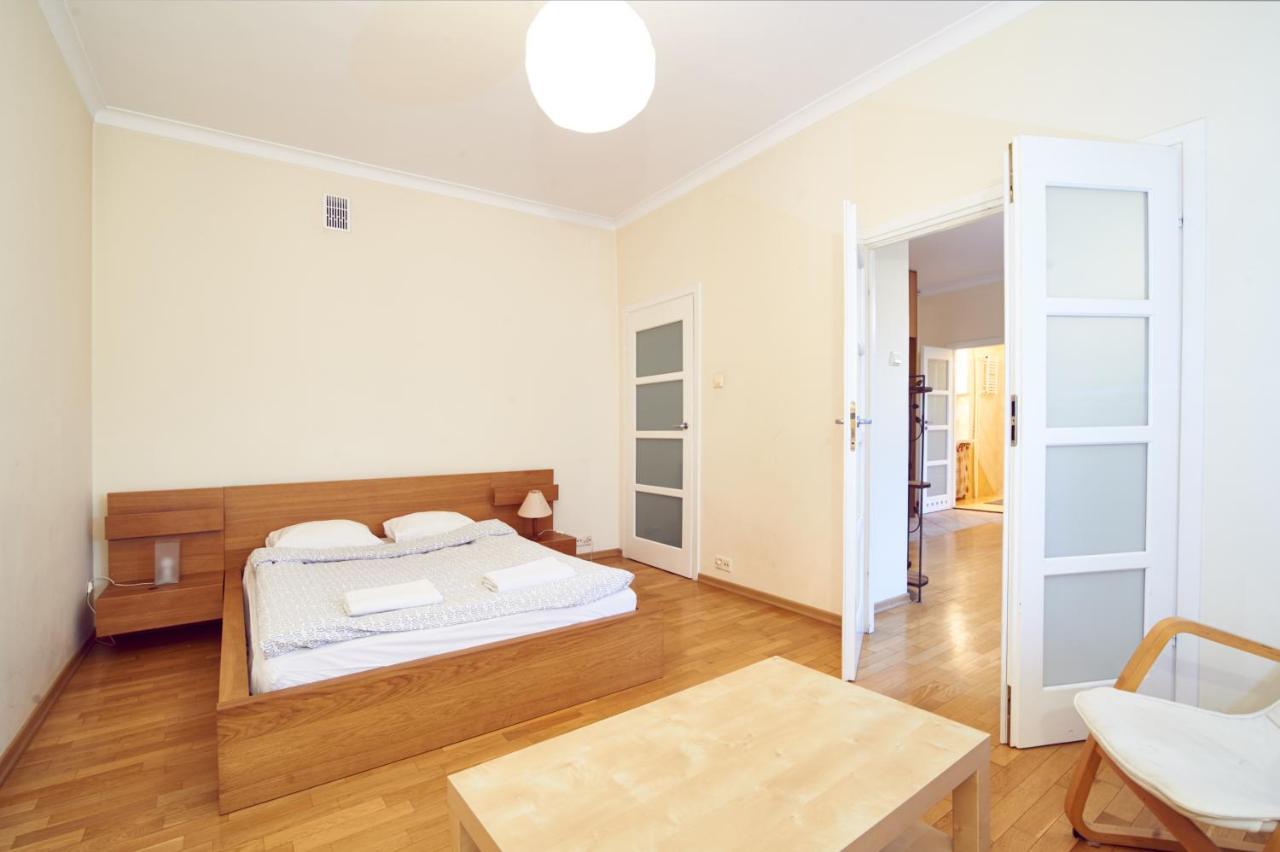 Goodnight Warsaw Apartments - Wspolna 69 Bagian luar foto